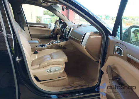 2014 Porsche Cayenne Diesel/Diesel Platinum Edition z USA, uszkodzony, nr VIN WP1AF2A27ELA37260